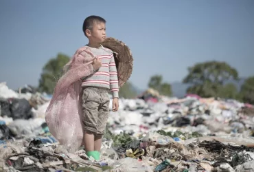depositphotos_230115426-stock-photo-children-find-junk-sale-recycle